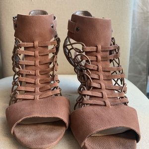 Vince Camuto Caged Ankle Sandal w half wedged heel